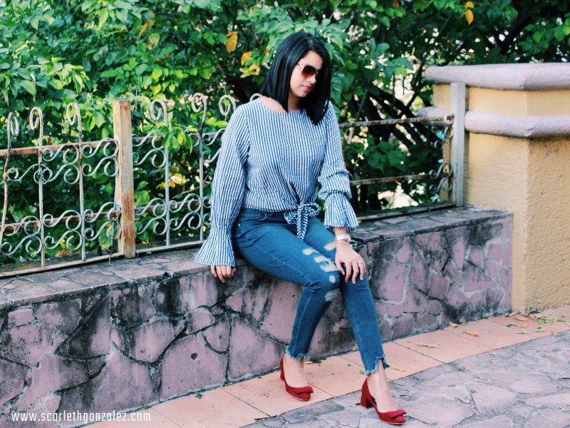 Look de entretiempo: Jeans rotos y Rayada - Scarleth Gonzalez